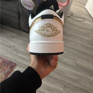 Jordan Sneakers White and Gold